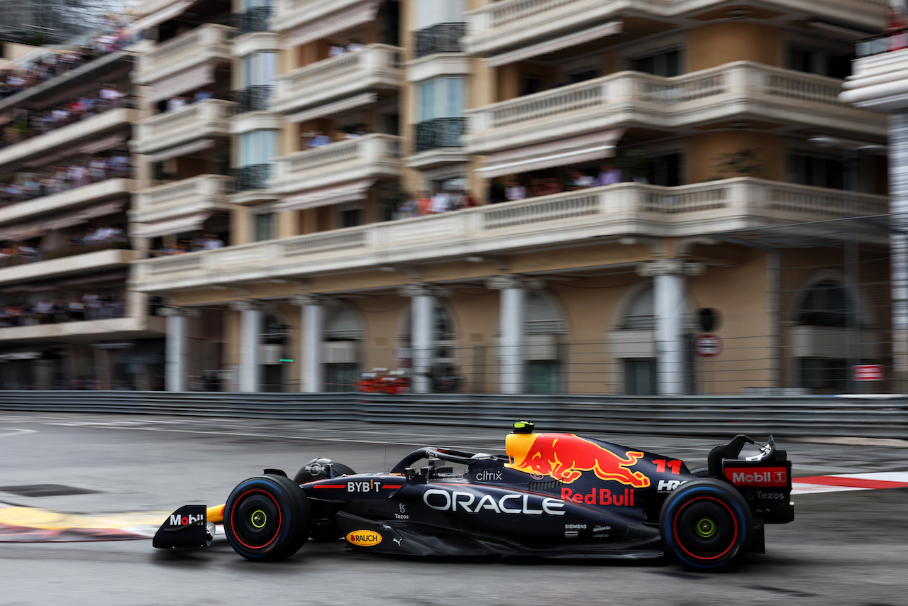 GP MONACO, Sergio Perez (MEX) Red Bull Racing RB18.
29.05.2022. Formula 1 World Championship, Rd 7, Monaco Grand Prix, Monte Carlo, Monaco, Gara Day.
- www.xpbimages.com, EMail: requests@xpbimages.com © Copyright: Bearne / XPB Images