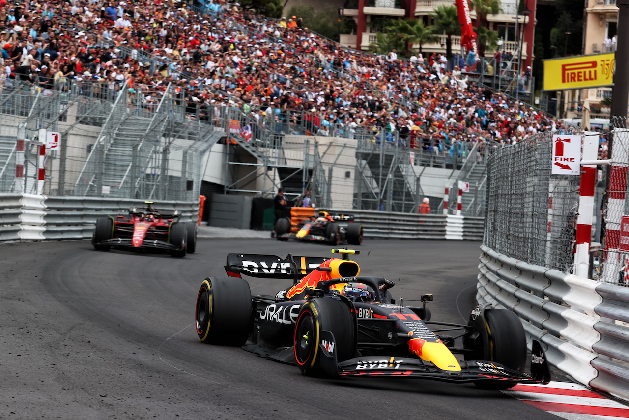 GP MONACO, Sergio Perez (MEX) Red Bull Racing RB18.
29.05.2022. Formula 1 World Championship, Rd 7, Monaco Grand Prix, Monte Carlo, Monaco, Gara Day.
- www.xpbimages.com, EMail: requests@xpbimages.com © Copyright: Charniaux / XPB Images