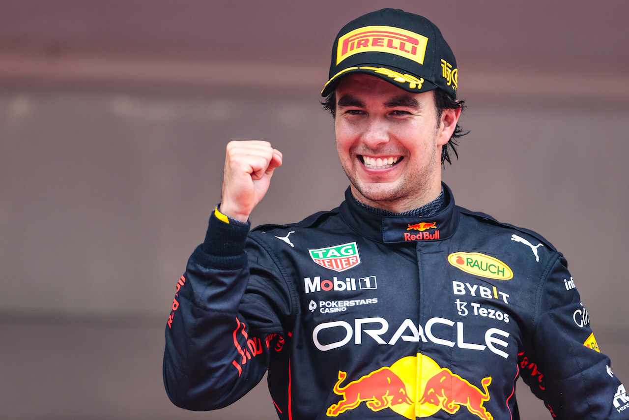 GP MONACO, Sergio Perez (MEX), Red Bull Racing 
29.05.2022. Formula 1 World Championship, Rd 7, Monaco Grand Prix, Monte Carlo, Monaco, Gara Day.
- www.xpbimages.com, EMail: requests@xpbimages.com © Copyright: Charniaux / XPB Images