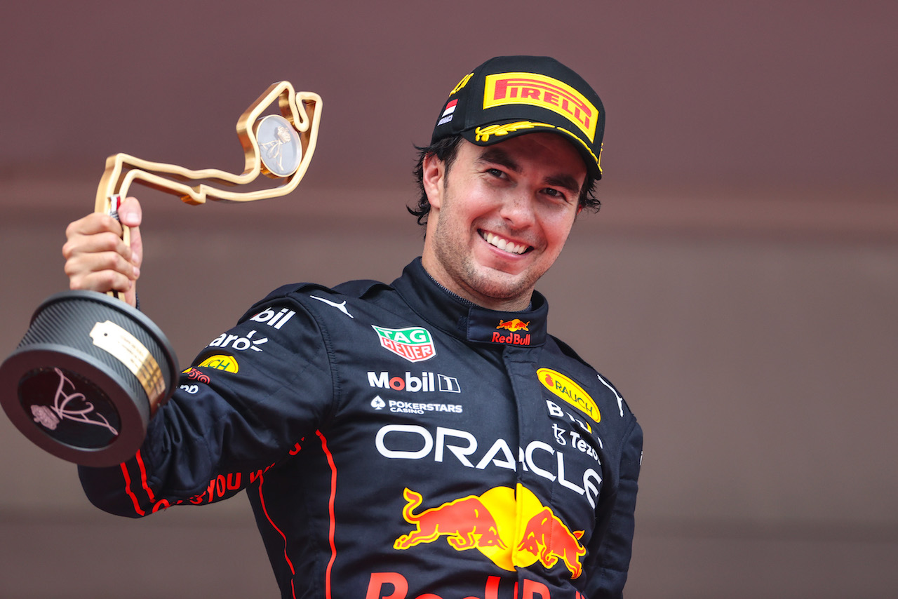 GP MONACO, Sergio Perez (MEX), Red Bull Racing 
29.05.2022. Formula 1 World Championship, Rd 7, Monaco Grand Prix, Monte Carlo, Monaco, Gara Day.
- www.xpbimages.com, EMail: requests@xpbimages.com ¬© Copyright: Charniaux / XPB Images