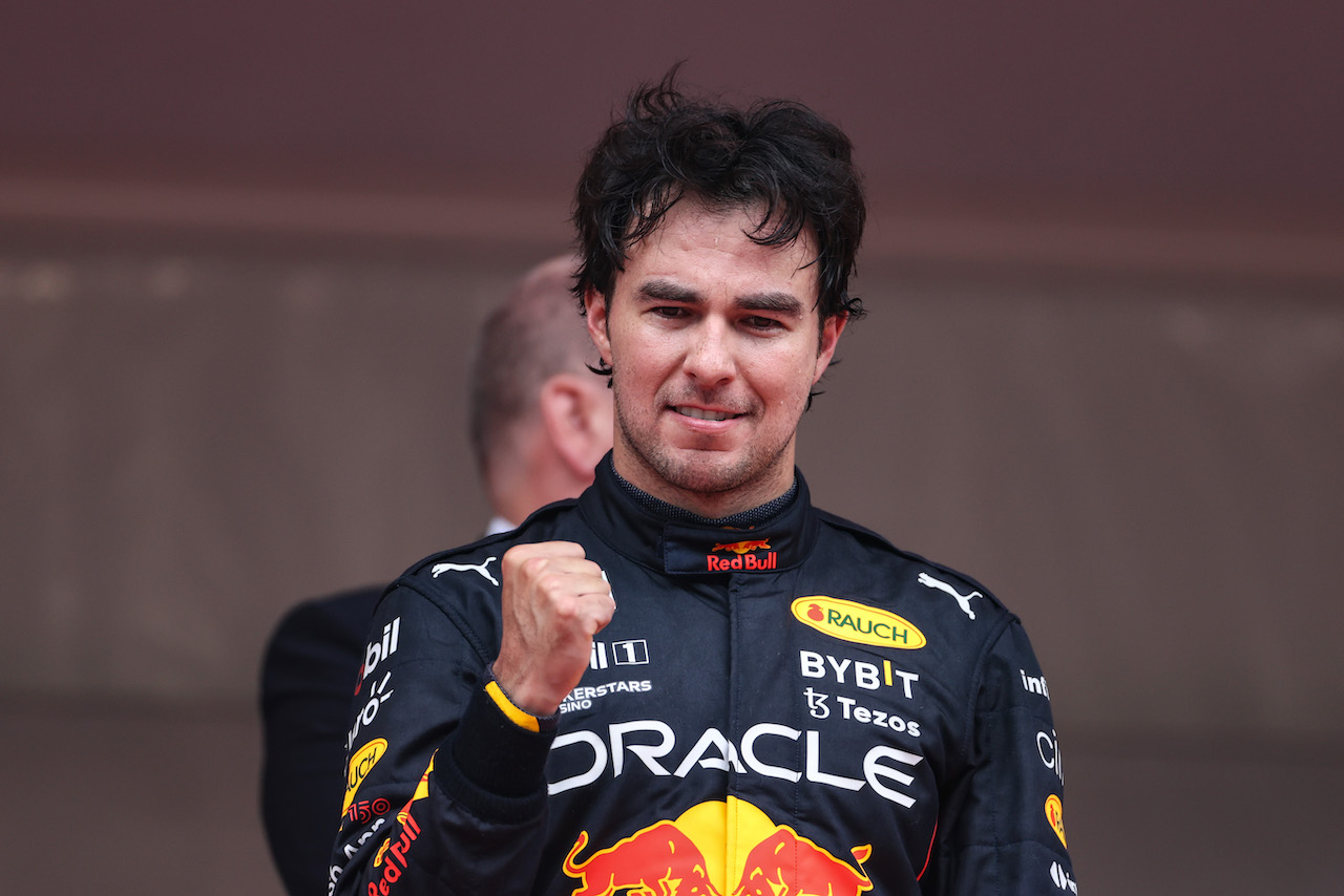 GP MONACO, Sergio Perez (MEX), Red Bull Racing 
29.05.2022. Formula 1 World Championship, Rd 7, Monaco Grand Prix, Monte Carlo, Monaco, Gara Day.
- www.xpbimages.com, EMail: requests@xpbimages.com ¬© Copyright: Charniaux / XPB Images