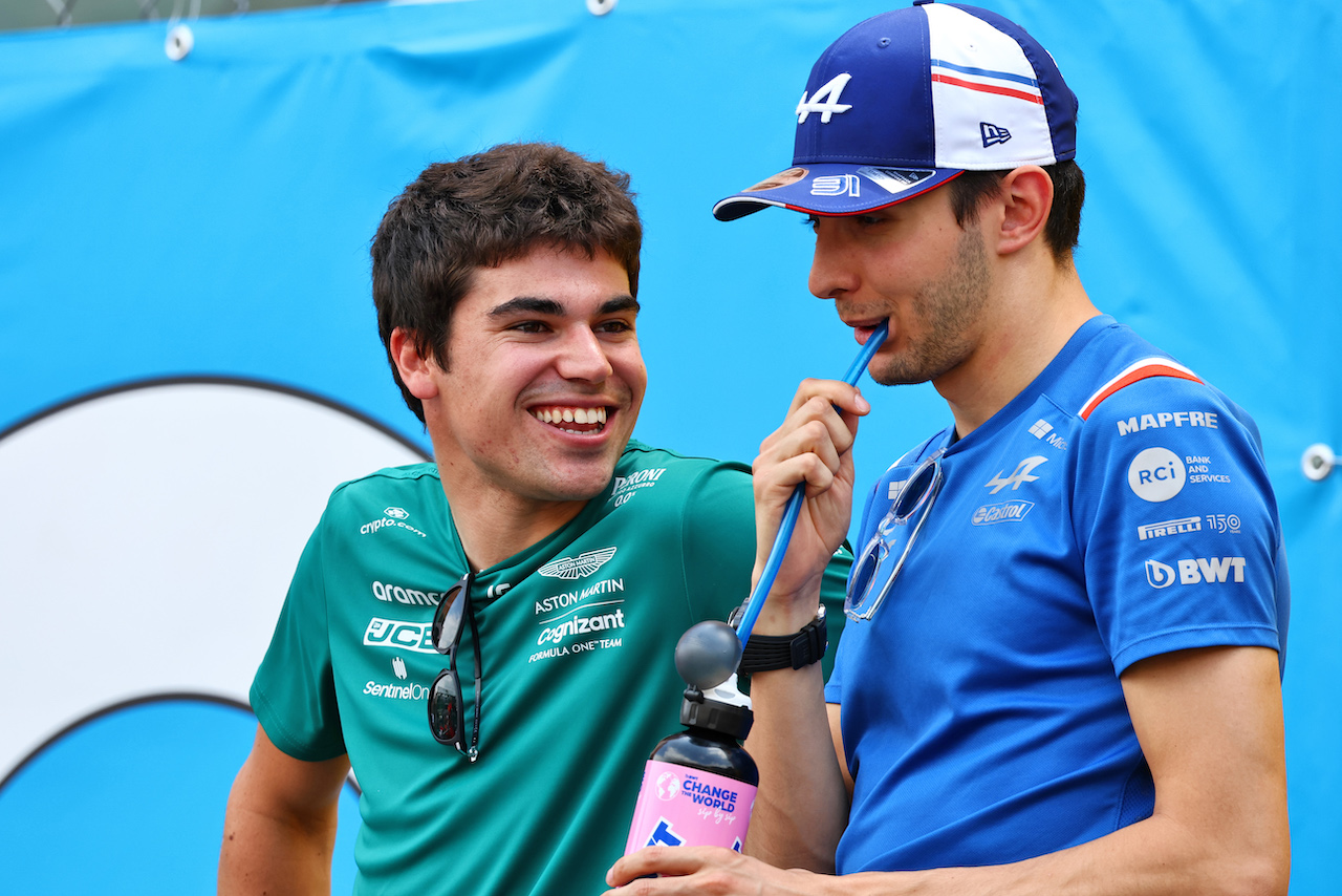 GP MONACO, (L to R): Lance Stroll (CDN) Aston Martin F1 Team with Esteban Ocon (FRA) Alpine F1 Team on the drivers parade.
29.05.2022. Formula 1 World Championship, Rd 7, Monaco Grand Prix, Monte Carlo, Monaco, Gara Day.
- www.xpbimages.com, EMail: requests@xpbimages.com © Copyright: Batchelor / XPB Images