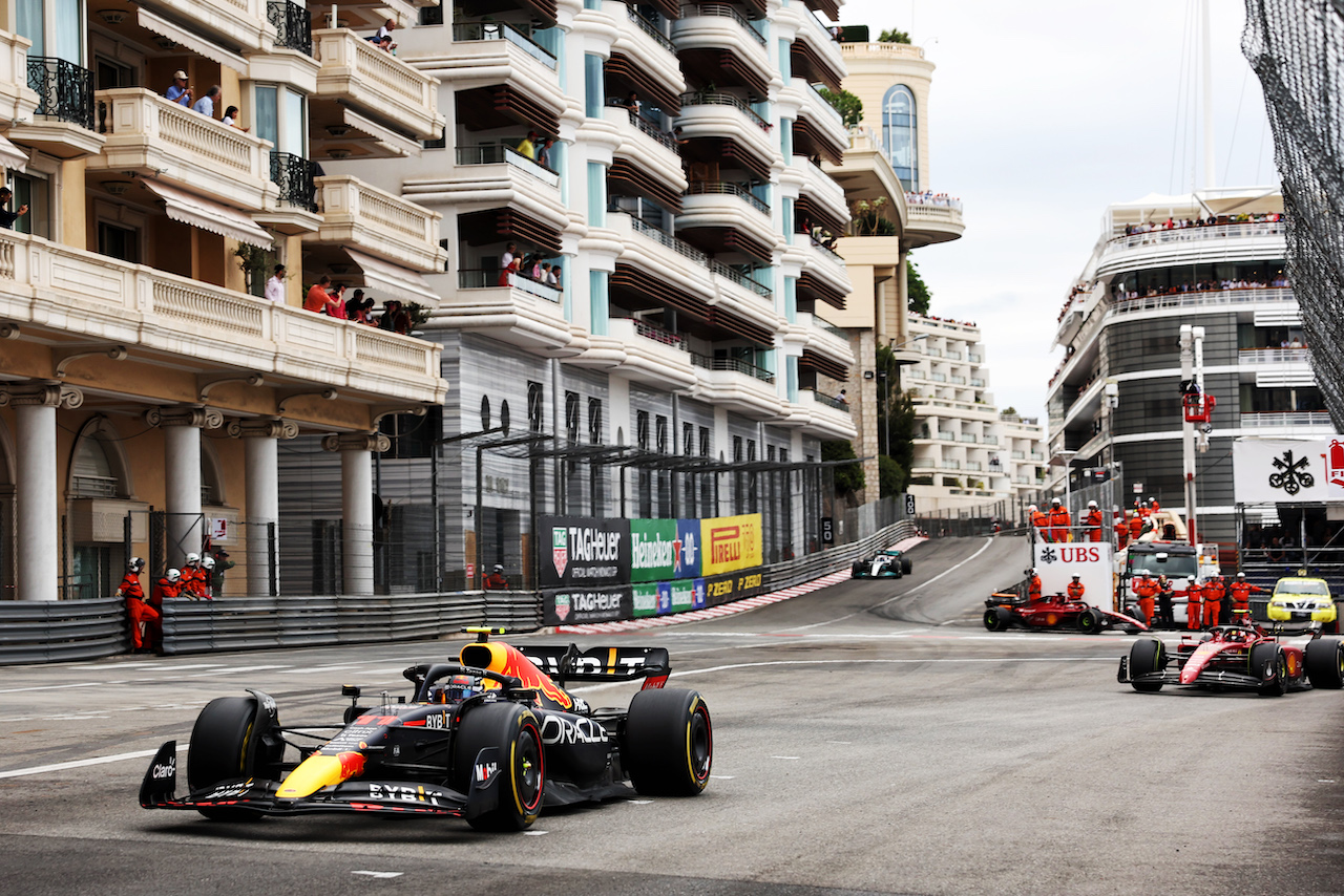 GP MONACO, Sergio Perez (MEX) Red Bull Racing RB18.
29.05.2022. Formula 1 World Championship, Rd 7, Monaco Grand Prix, Monte Carlo, Monaco, Gara Day.
- www.xpbimages.com, EMail: requests@xpbimages.com © Copyright: Bearne / XPB Images