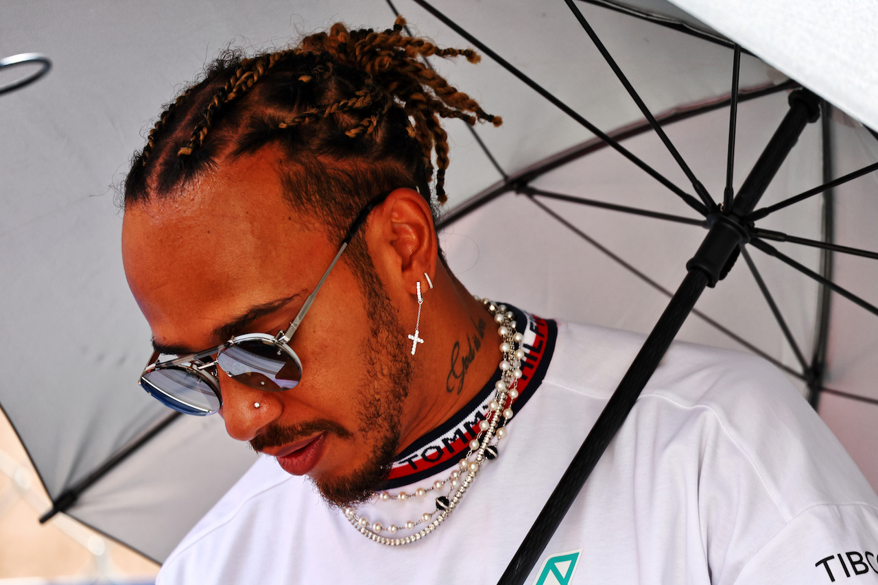 GP MONACO, Lewis Hamilton (GBR) Mercedes AMG F1 on the drivers parade.
29.05.2022. Formula 1 World Championship, Rd 7, Monaco Grand Prix, Monte Carlo, Monaco, Gara Day.
- www.xpbimages.com, EMail: requests@xpbimages.com © Copyright: Batchelor / XPB Images