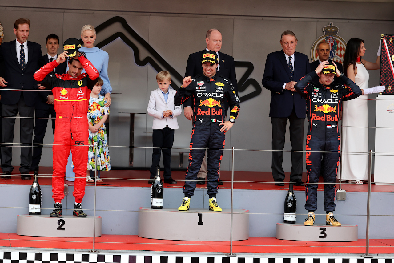 GP MONACO, The podium (L to R): Carlos Sainz Jr (ESP) Ferrari, second; Sergio Perez (MEX) Red Bull Racing, vincitore; Max Verstappen (NLD) Red Bull Racing, third.
29.05.2022. Formula 1 World Championship, Rd 7, Monaco Grand Prix, Monte Carlo, Monaco, Gara Day.
- www.xpbimages.com, EMail: requests@xpbimages.com © Copyright: Moy / XPB Images