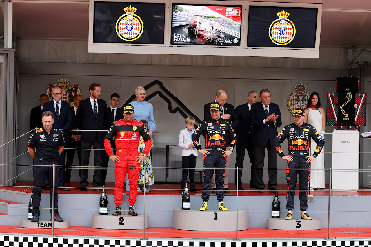 GP MONACO, The podium (L to R): Christian Horner (GBR) Red Bull Racing Team Principal; Carlos Sainz Jr (ESP) Ferrari, second; Sergio Perez (MEX) Red Bull Racing, vincitore; Max Verstappen (NLD) Red Bull Racing, third.
29.05.2022. Formula 1 World Championship, Rd 7, Monaco Grand Prix, Monte Carlo, Monaco, Gara Day.
- www.xpbimages.com, EMail: requests@xpbimages.com © Copyright: Moy / XPB Images