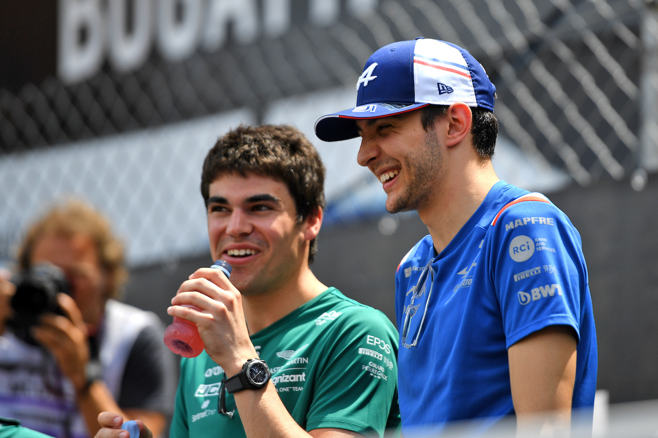 GP MONACO, (L to R): Lance Stroll (CDN) Aston Martin F1 Team e Esteban Ocon (FRA) Alpine F1 Team on the drivers parade.
29.05.2022. Formula 1 World Championship, Rd 7, Monaco Grand Prix, Monte Carlo, Monaco, Gara Day.
- www.xpbimages.com, EMail: requests@xpbimages.com © Copyright: Price / XPB Images