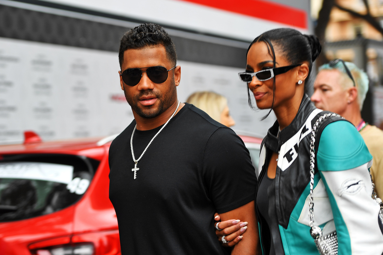 GP MONACO, (L to R): Russell Wilson (USA) American Football Player with sua moglie Ciara Wilson (USA) Singer.
29.05.2022. Formula 1 World Championship, Rd 7, Monaco Grand Prix, Monte Carlo, Monaco, Gara Day.
- www.xpbimages.com, EMail: requests@xpbimages.com © Copyright: Price / XPB Images