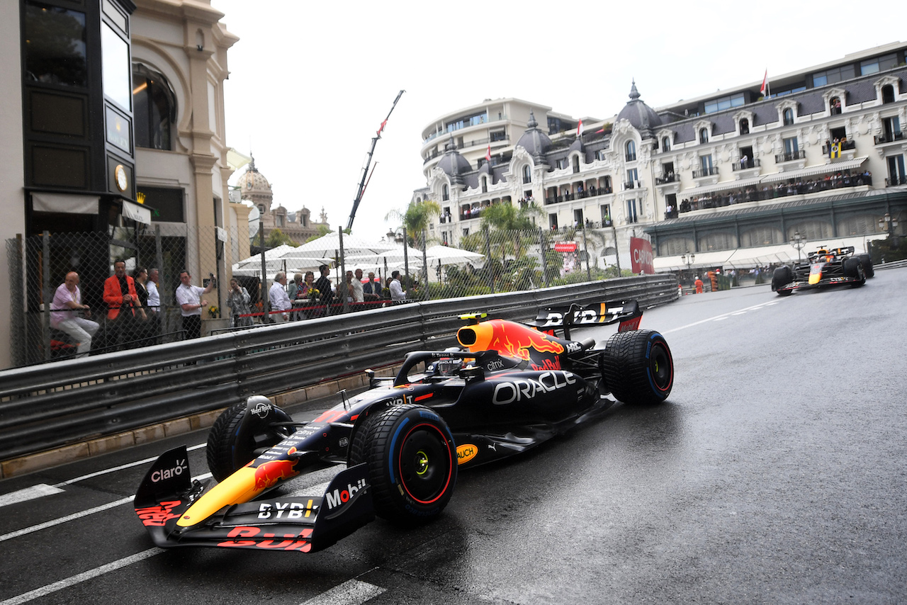 GP MONACO, Sergio Perez (MEX) Red Bull Racing RB18.
29.05.2022. Formula 1 World Championship, Rd 7, Monaco Grand Prix, Monte Carlo, Monaco, Gara Day.
- www.xpbimages.com, EMail: requests@xpbimages.com © Copyright: Price / XPB Images