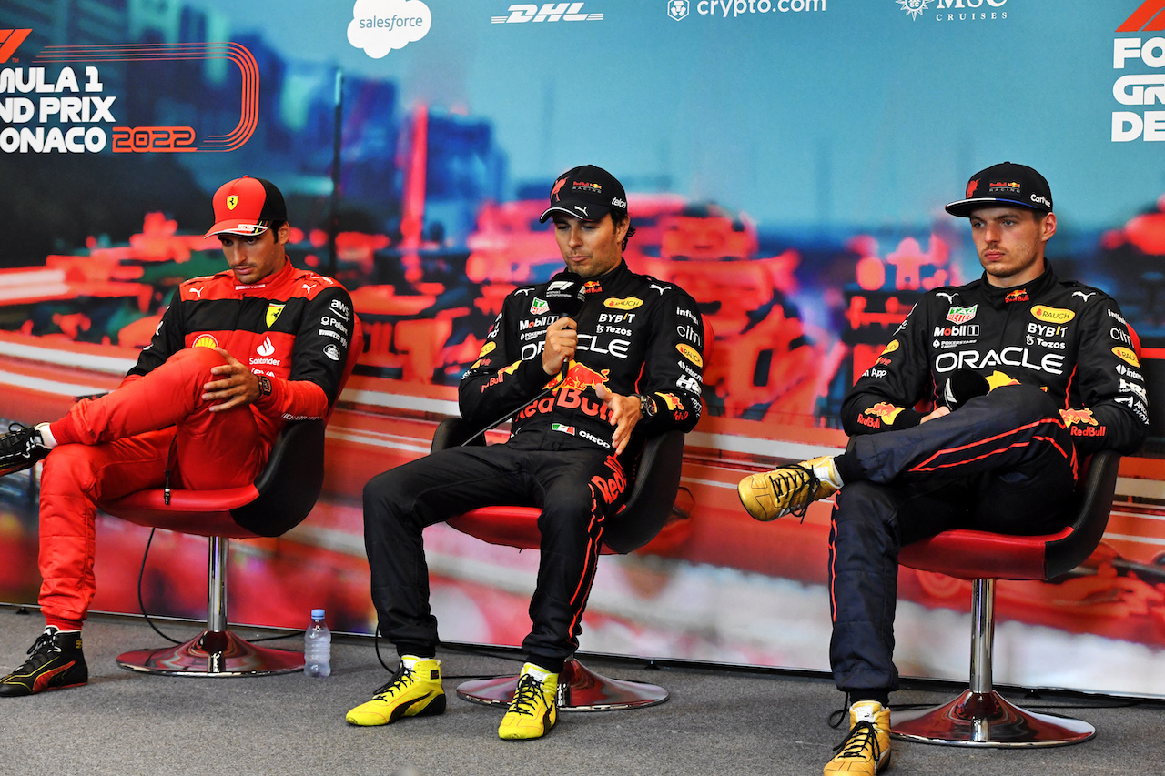 GP MONACO, (L to R): Carlos Sainz Jr (ESP) Ferrari; Sergio Perez (MEX) Red Bull Racing; e Max Verstappen (NLD) Red Bull Racing, in the post race FIA Press Conference.
29.05.2022. Formula 1 World Championship, Rd 7, Monaco Grand Prix, Monte Carlo, Monaco, Gara Day.
- www.xpbimages.com, EMail: requests@xpbimages.com © Copyright: Price / XPB Images