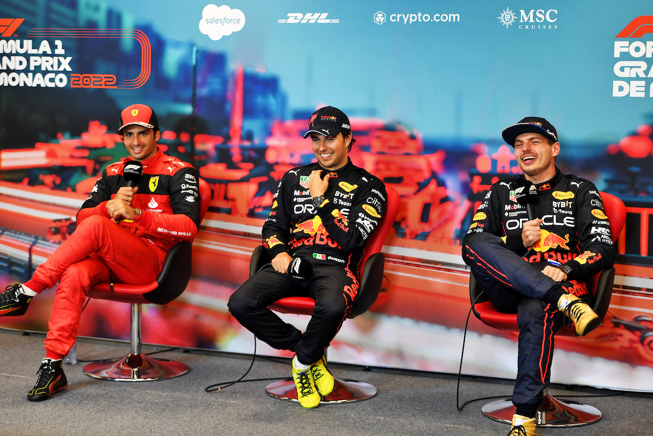 GP MONACO, (L to R): Carlos Sainz Jr (ESP) Ferrari; Sergio Perez (MEX) Red Bull Racing; e Max Verstappen (NLD) Red Bull Racing, in the post race FIA Press Conference.
29.05.2022. Formula 1 World Championship, Rd 7, Monaco Grand Prix, Monte Carlo, Monaco, Gara Day.
- www.xpbimages.com, EMail: requests@xpbimages.com © Copyright: Price / XPB Images