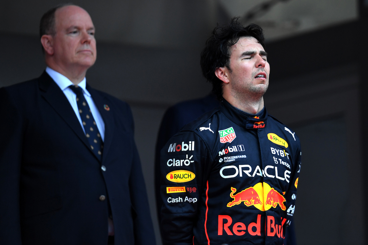 GP MONACO, Gara winner Sergio Perez (MEX) Red Bull Racing celebrates on the podium.
29.05.2022. Formula 1 World Championship, Rd 7, Monaco Grand Prix, Monte Carlo, Monaco, Gara Day.
- www.xpbimages.com, EMail: requests@xpbimages.com © Copyright: Price / XPB Images