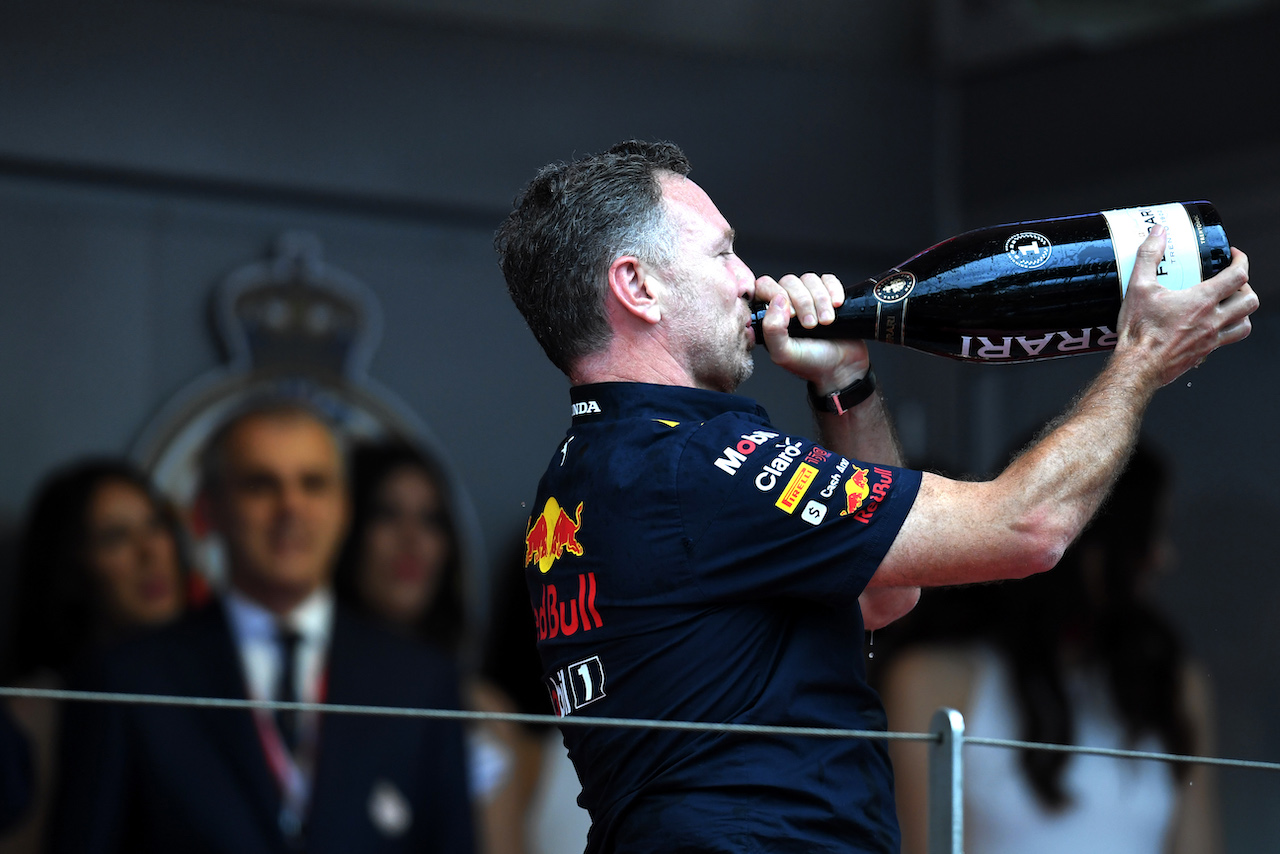 GP MONACO, Christian Horner (GBR) Red Bull Racing Team Principal celebrates on the podium.
29.05.2022. Formula 1 World Championship, Rd 7, Monaco Grand Prix, Monte Carlo, Monaco, Gara Day.
- www.xpbimages.com, EMail: requests@xpbimages.com © Copyright: Price / XPB Images