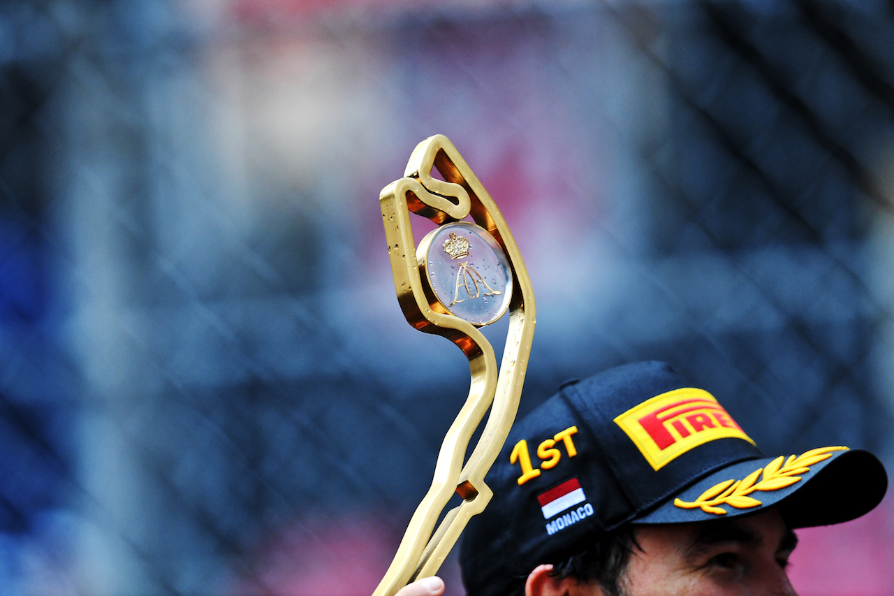 GP MONACO, Gara winner Sergio Perez (MEX) Red Bull Racing - winning trophy.
29.05.2022. Formula 1 World Championship, Rd 7, Monaco Grand Prix, Monte Carlo, Monaco, Gara Day.
- www.xpbimages.com, EMail: requests@xpbimages.com © Copyright: Price / XPB Images