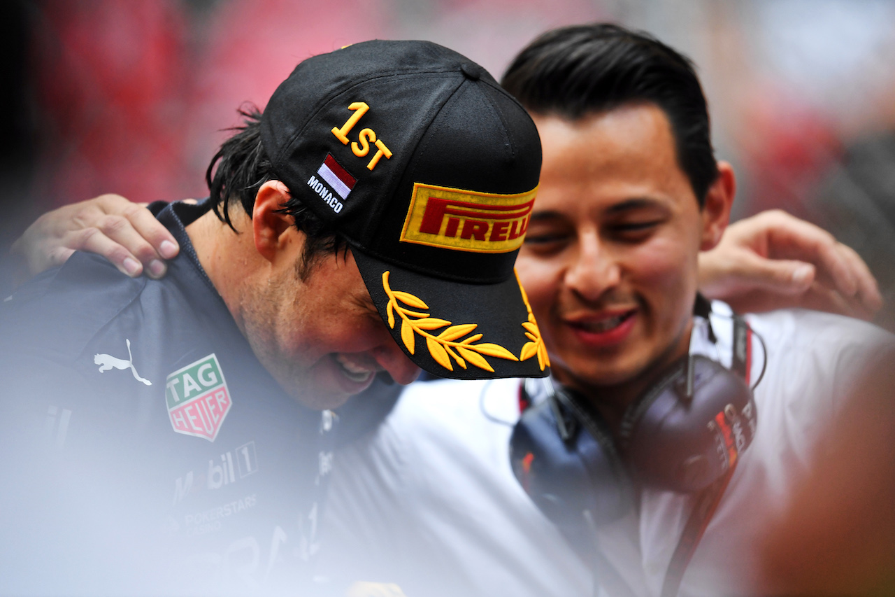 GP MONACO, Gara winner Sergio Perez (MEX) Red Bull Racing celebrates on the podium.
29.05.2022. Formula 1 World Championship, Rd 7, Monaco Grand Prix, Monte Carlo, Monaco, Gara Day.
- www.xpbimages.com, EMail: requests@xpbimages.com © Copyright: Price / XPB Images