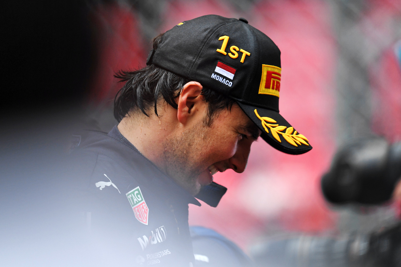 GP MONACO, Gara winner Sergio Perez (MEX) Red Bull Racing celebrates on the podium.
29.05.2022. Formula 1 World Championship, Rd 7, Monaco Grand Prix, Monte Carlo, Monaco, Gara Day.
- www.xpbimages.com, EMail: requests@xpbimages.com © Copyright: Price / XPB Images