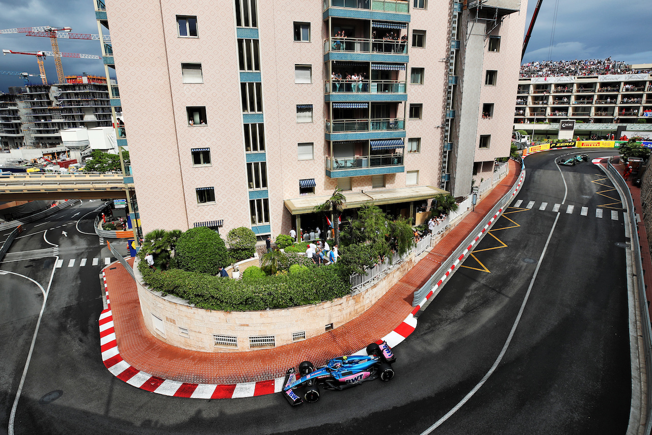 GP MONACO, Esteban Ocon (FRA) Alpine F1 Team A522.
29.05.2022. Formula 1 World Championship, Rd 7, Monaco Grand Prix, Monte Carlo, Monaco, Gara Day.
 - www.xpbimages.com, EMail: requests@xpbimages.com © Copyright: Coates / XPB Images
