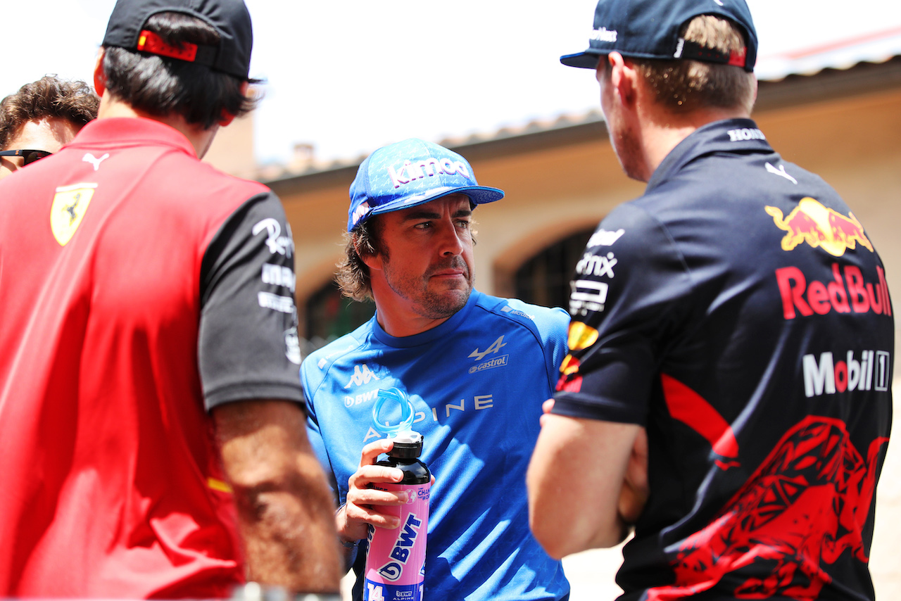 GP MONACO, Fernando Alonso (ESP) Alpine F1 Team on the drivers parade.
29.05.2022. Formula 1 World Championship, Rd 7, Monaco Grand Prix, Monte Carlo, Monaco, Gara Day.
 - www.xpbimages.com, EMail: requests@xpbimages.com © Copyright: Coates / XPB Images