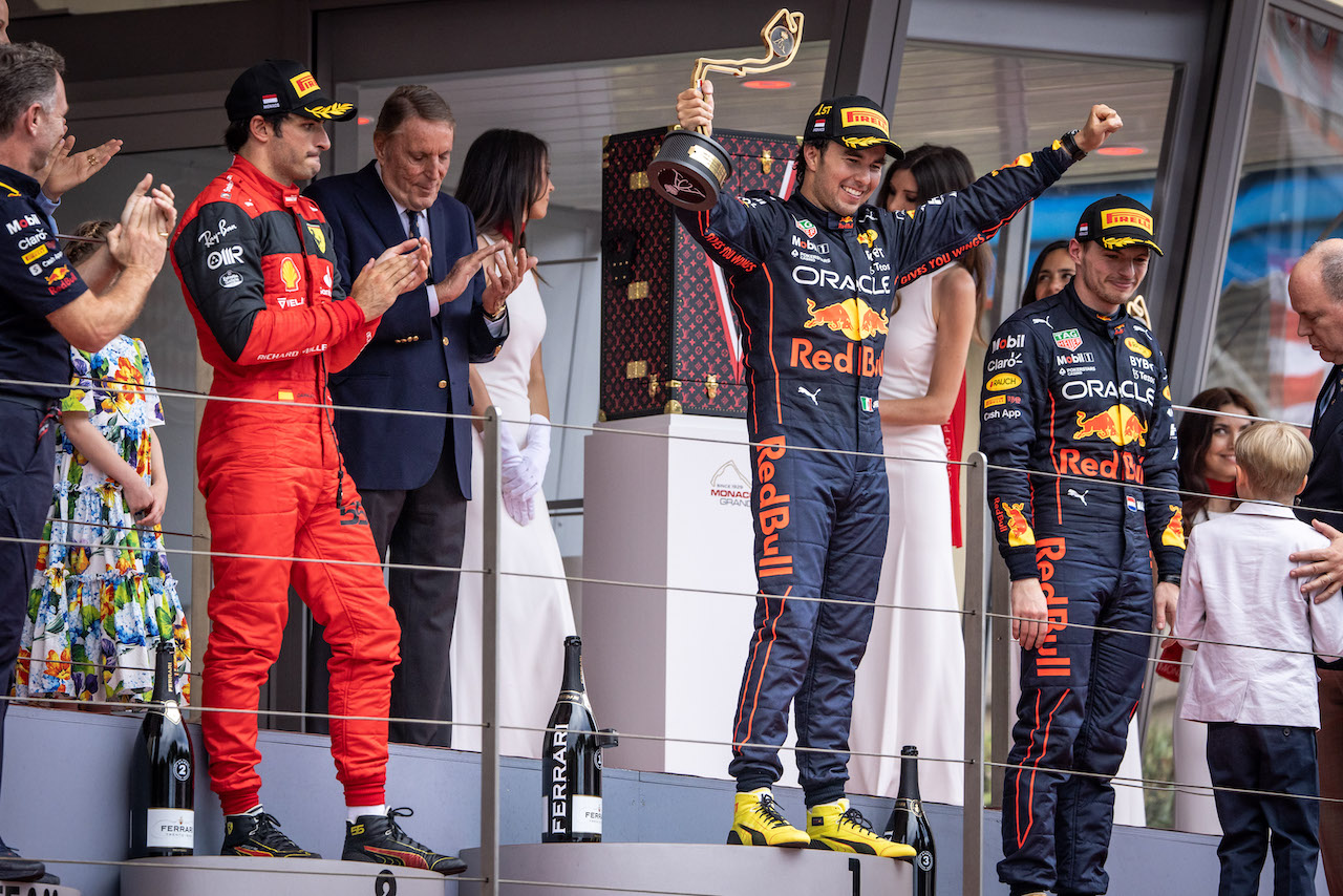 GP MONACO, The podium (L to R): Christian Horner (GBR) Red Bull Racing Team Principal; Carlos Sainz Jr (ESP) Ferrari, second; Sergio Perez (MEX) Red Bull Racing, vincitore; Max Verstappen (NLD) Red Bull Racing, third.
29.05.2022. Formula 1 World Championship, Rd 7, Monaco Grand Prix, Monte Carlo, Monaco, Gara Day.
- www.xpbimages.com, EMail: requests@xpbimages.com © Copyright: Bearne / XPB Images