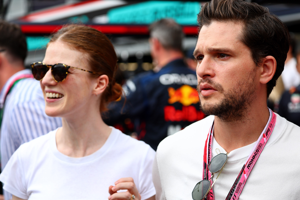 GP MONACO, Kit Harington (GBR) Actor.
29.05.2022. Formula 1 World Championship, Rd 7, Monaco Grand Prix, Monte Carlo, Monaco, Gara Day.
- www.xpbimages.com, EMail: requests@xpbimages.com © Copyright: Batchelor / XPB Images