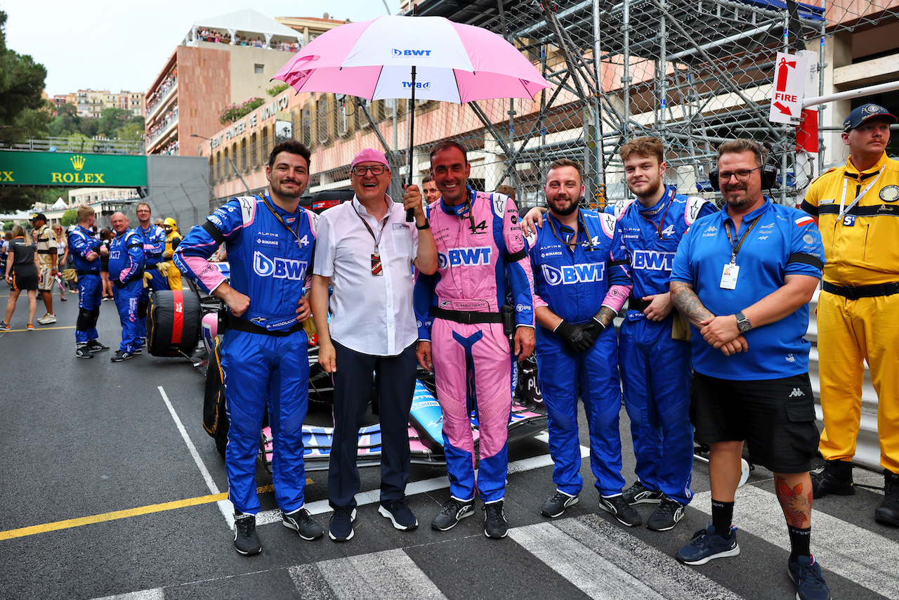 GP MONACO, Andreas Weissenbacher, BWT Chief Executive Officer with Alpine F1 Team on the grid.
29.05.2022. Formula 1 World Championship, Rd 7, Monaco Grand Prix, Monte Carlo, Monaco, Gara Day.
- www.xpbimages.com, EMail: requests@xpbimages.com © Copyright: Charniaux / XPB Images