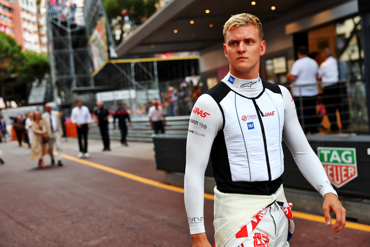 GP MONACO, Mick Schumacher (GER) Haas F1 Team on the grid.
29.05.2022. Formula 1 World Championship, Rd 7, Monaco Grand Prix, Monte Carlo, Monaco, Gara Day.
- www.xpbimages.com, EMail: requests@xpbimages.com © Copyright: Charniaux / XPB Images