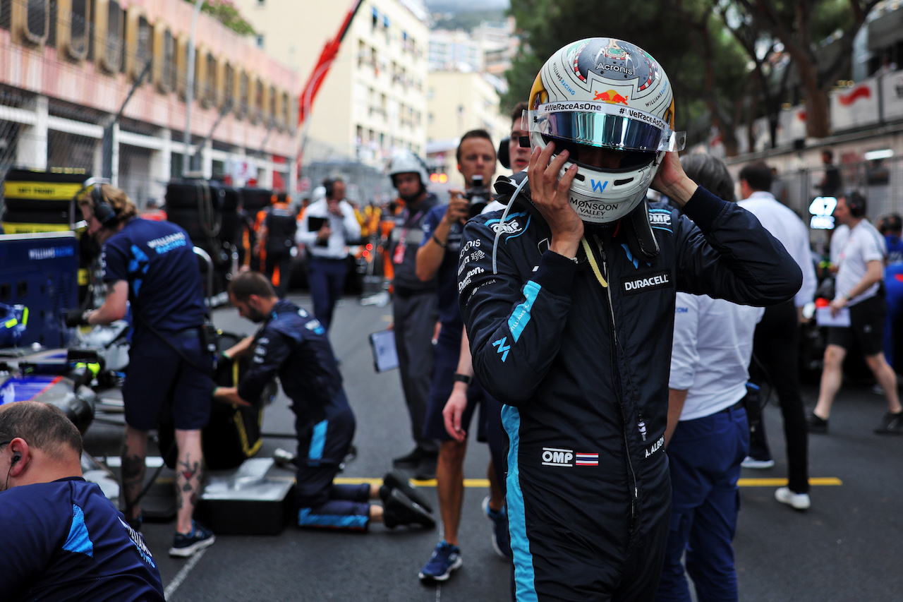 GP MONACO, Alexander Albon (THA) Williams Racing on the grid.
29.05.2022. Formula 1 World Championship, Rd 7, Monaco Grand Prix, Monte Carlo, Monaco, Gara Day.
- www.xpbimages.com, EMail: requests@xpbimages.com © Copyright: Bearne / XPB Images