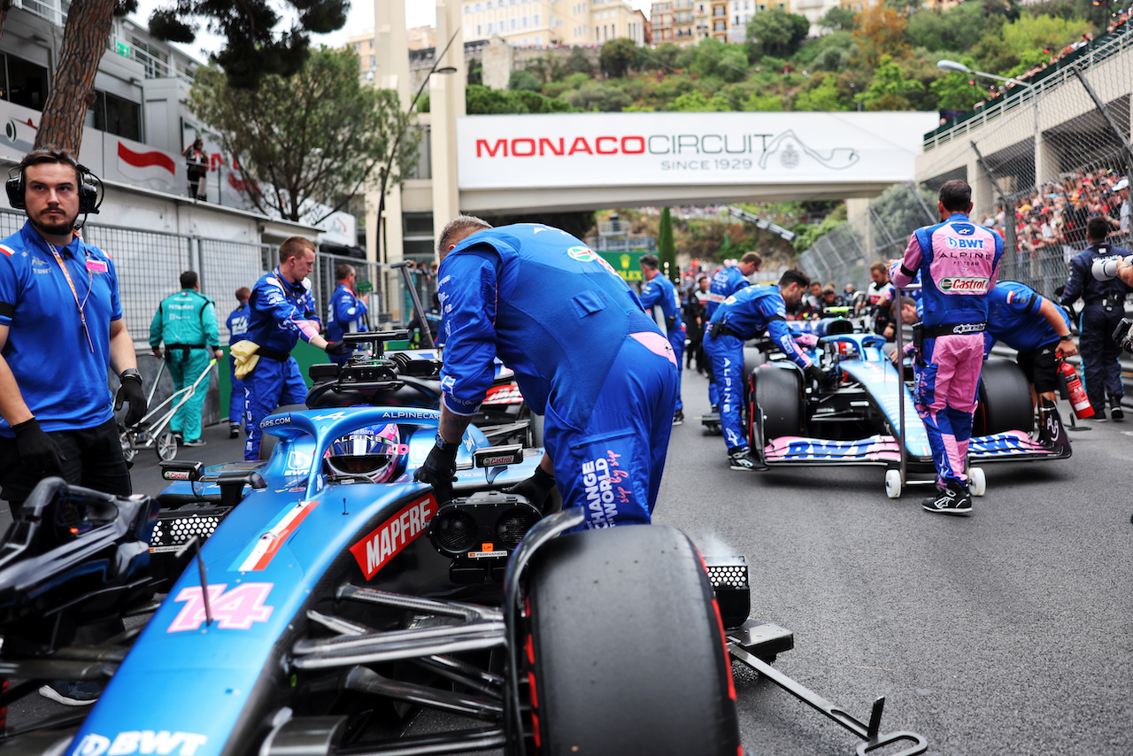 GP MONACO, Fernando Alonso (ESP) Alpine F1 Team A522 on the grid.
29.05.2022. Formula 1 World Championship, Rd 7, Monaco Grand Prix, Monte Carlo, Monaco, Gara Day.
- www.xpbimages.com, EMail: requests@xpbimages.com © Copyright: Bearne / XPB Images