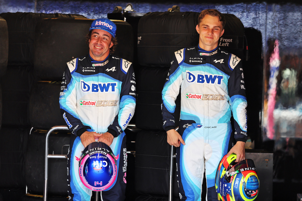 GP MONACO, (L to R): Fernando Alonso (ESP) Alpine F1 Team with Oscar Piastri (AUS) Alpine F1 Team Reserve Driver.
26.05.2022. Formula 1 World Championship, Rd 7, Monaco Grand Prix, Monte Carlo, Monaco, Practice Day.
- www.xpbimages.com, EMail: requests@xpbimages.com © Copyright: Moy / XPB Images