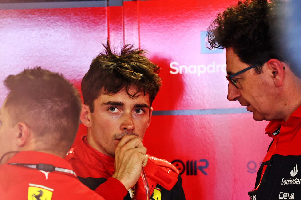 GP MONACO, (L to R): Charles Leclerc (MON) Ferrari with Mattia Binotto (ITA) Ferrari Team Principal.
28.05.2022. Formula 1 World Championship, Rd 7, Monaco Grand Prix, Monte Carlo, Monaco, Qualifiche Day.
- www.xpbimages.com, EMail: requests@xpbimages.com © Copyright: Batchelor / XPB Images
