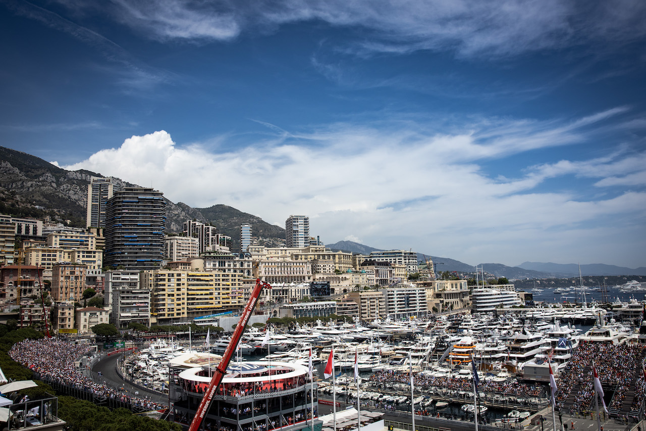 GP MONACO, Max Verstappen (NLD) Red Bull Racing RB18.
28.05.2022. Formula 1 World Championship, Rd 7, Monaco Grand Prix, Monte Carlo, Monaco, Qualifiche Day.
- www.xpbimages.com, EMail: requests@xpbimages.com © Copyright: Bearne / XPB Images