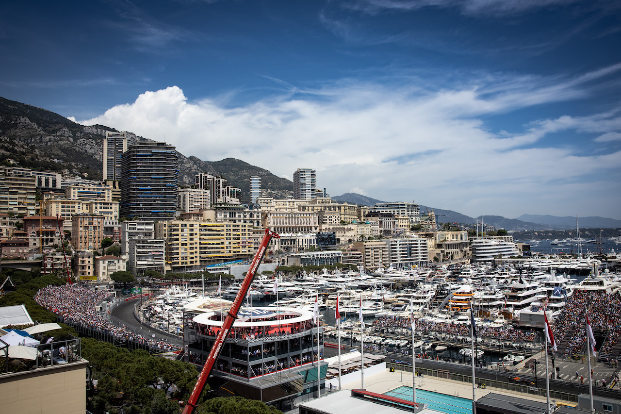 GP MONACO, Max Verstappen (NLD) Red Bull Racing RB18.
28.05.2022. Formula 1 World Championship, Rd 7, Monaco Grand Prix, Monte Carlo, Monaco, Qualifiche Day.
- www.xpbimages.com, EMail: requests@xpbimages.com © Copyright: Bearne / XPB Images