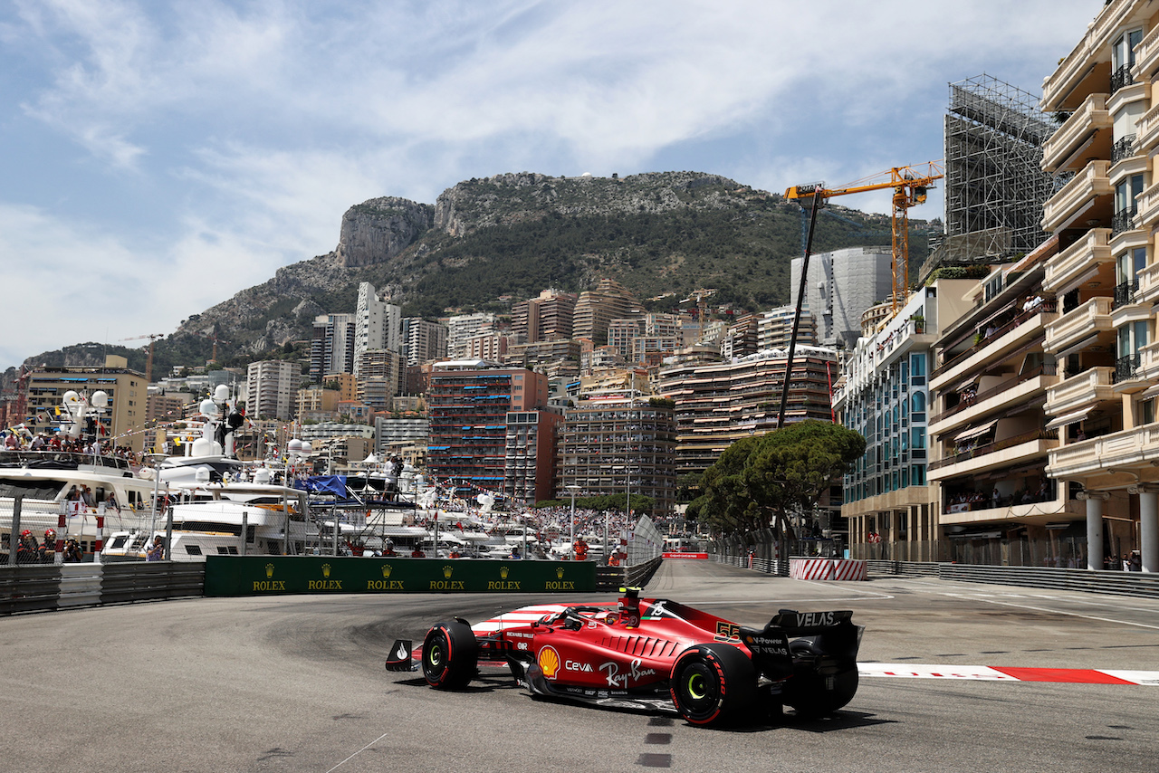 GP MONACO, Carlos Sainz Jr (ESP) Ferrari F1-75.
28.05.2022. Formula 1 World Championship, Rd 7, Monaco Grand Prix, Monte Carlo, Monaco, Qualifiche Day.
- www.xpbimages.com, EMail: requests@xpbimages.com © Copyright: Moy / XPB Images