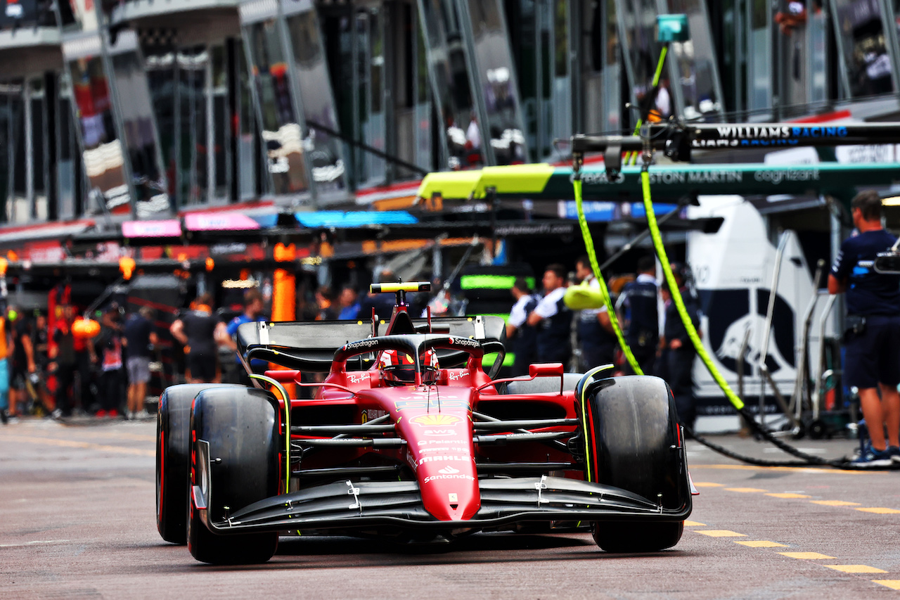 GP MONACO, Carlos Sainz Jr (ESP) Ferrari F1-75.
28.05.2022. Formula 1 World Championship, Rd 7, Monaco Grand Prix, Monte Carlo, Monaco, Qualifiche Day.
- www.xpbimages.com, EMail: requests@xpbimages.com © Copyright: Batchelor / XPB Images