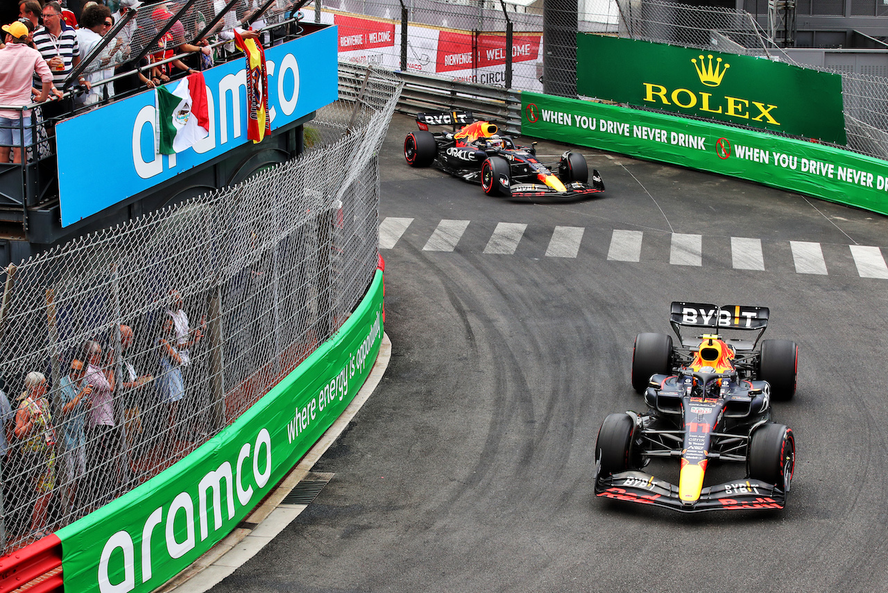GP MONACO, Sergio Perez (MEX) Red Bull Racing RB18..
28.05.2022. Formula 1 World Championship, Rd 7, Monaco Grand Prix, Monte Carlo, Monaco, Qualifiche Day.
 - www.xpbimages.com, EMail: requests@xpbimages.com © Copyright: Coates / XPB Images