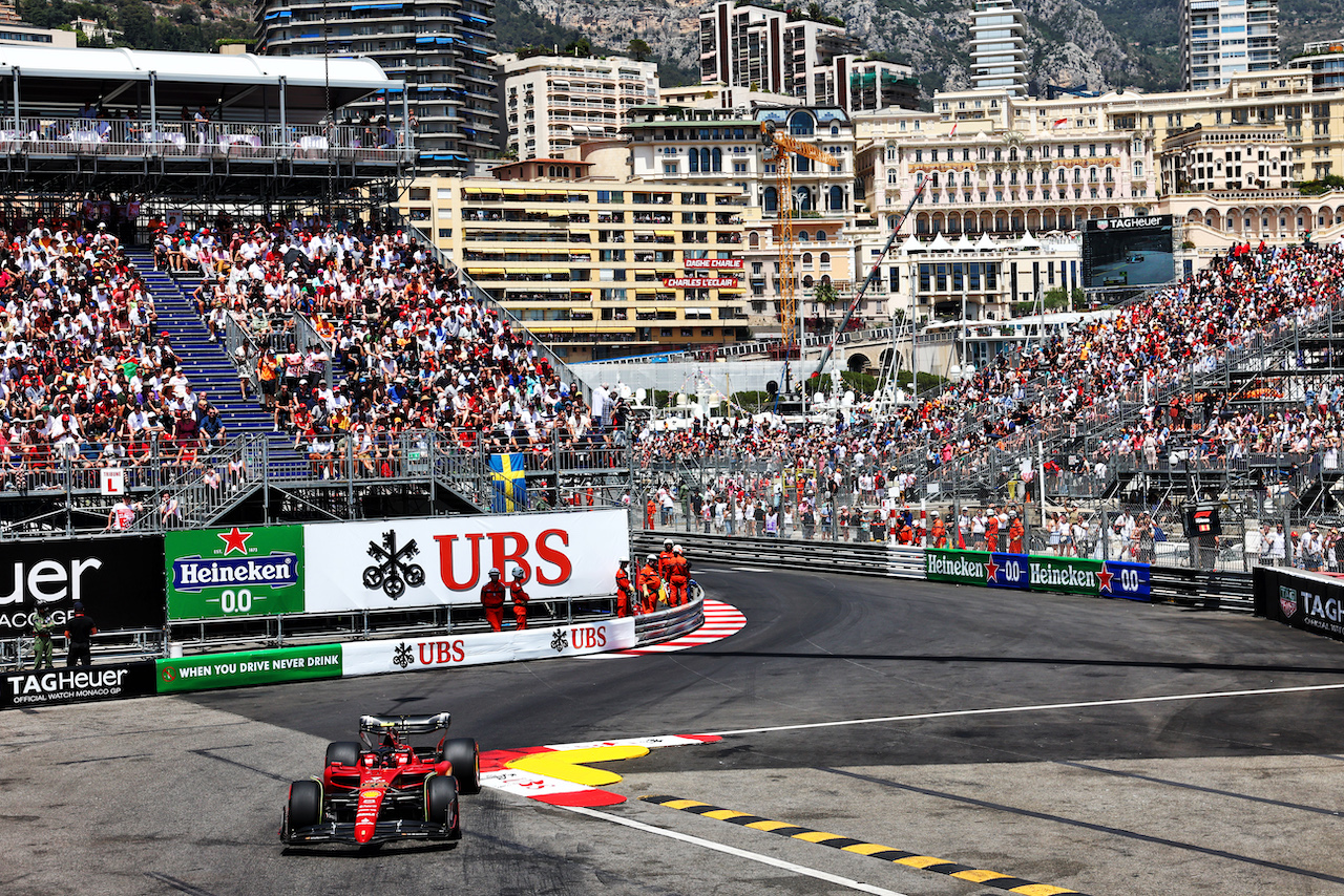 GP MONACO, Carlos Sainz Jr (ESP) Ferrari F1-75.
28.05.2022. Formula 1 World Championship, Rd 7, Monaco Grand Prix, Monte Carlo, Monaco, Qualifiche Day.
- www.xpbimages.com, EMail: requests@xpbimages.com © Copyright: Batchelor / XPB Images