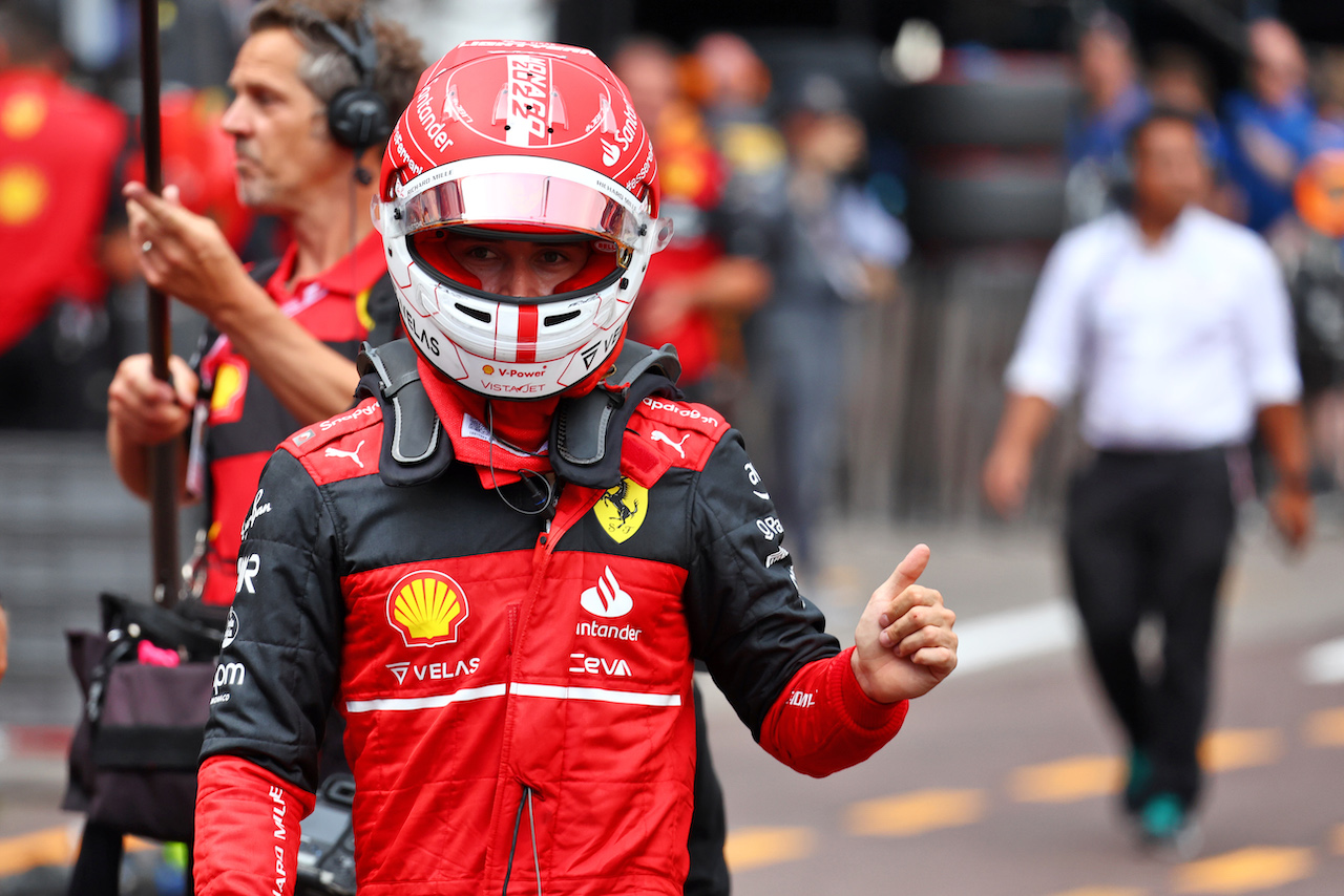 GP MONACO, Charles Leclerc (MON) Ferrari celebrates his pole position in qualifying parc ferme.
28.05.2022. Formula 1 World Championship, Rd 7, Monaco Grand Prix, Monte Carlo, Monaco, Qualifiche Day.
- www.xpbimages.com, EMail: requests@xpbimages.com © Copyright: Batchelor / XPB Images
