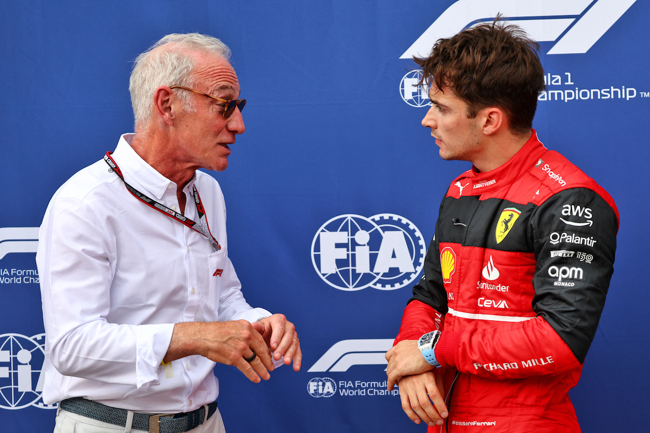 GP MONACO, (L to R): Greg Maffei (USA) Liberty Media Corporation President e Chief Executive Officer in qualifying parc ferme with pole sitter Charles Leclerc (MON) Ferrari.
28.05.2022. Formula 1 World Championship, Rd 7, Monaco Grand Prix, Monte Carlo, Monaco, Qualifiche Day.
- www.xpbimages.com, EMail: requests@xpbimages.com © Copyright: Batchelor / XPB Images