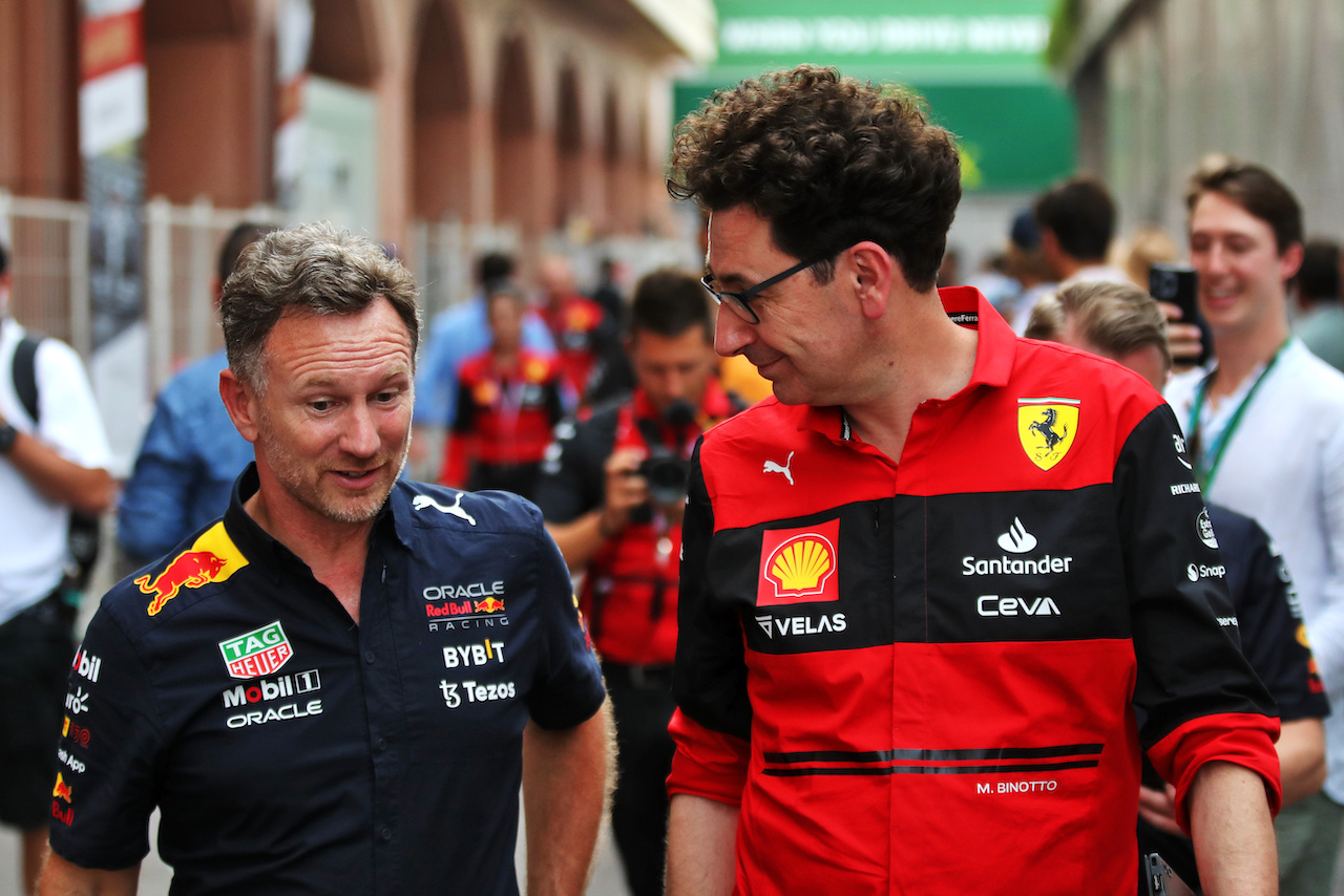 GP MONACO, (L to R): Christian Horner (GBR) Red Bull Racing Team Principal with Mattia Binotto (ITA) Ferrari Team Principal.
28.05.2022. Formula 1 World Championship, Rd 7, Monaco Grand Prix, Monte Carlo, Monaco, Qualifiche Day.
 - www.xpbimages.com, EMail: requests@xpbimages.com © Copyright: Coates / XPB Images