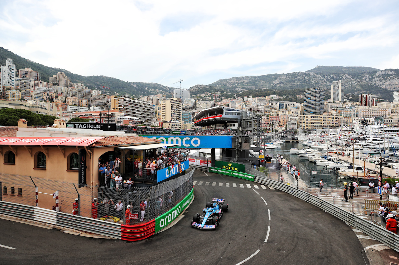 GP MONACO, Fernando Alonso (ESP) Alpine F1 Team A522.
28.05.2022. Formula 1 World Championship, Rd 7, Monaco Grand Prix, Monte Carlo, Monaco, Qualifiche Day.
 - www.xpbimages.com, EMail: requests@xpbimages.com © Copyright: Coates / XPB Images