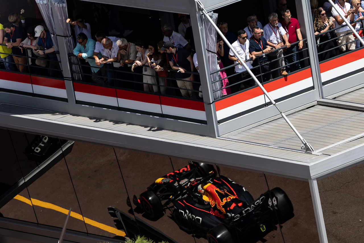 GP MONACO, Max Verstappen (NLD) Red Bull Racing RB18.
28.05.2022. Formula 1 World Championship, Rd 7, Monaco Grand Prix, Monte Carlo, Monaco, Qualifiche Day.
- www.xpbimages.com, EMail: requests@xpbimages.com © Copyright: Bearne / XPB Images