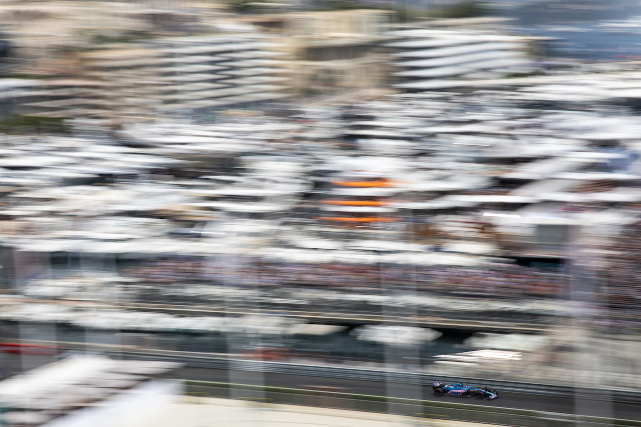 GP MONACO, Fernando Alonso (ESP) Alpine F1 Team A522.
28.05.2022. Formula 1 World Championship, Rd 7, Monaco Grand Prix, Monte Carlo, Monaco, Qualifiche Day.
- www.xpbimages.com, EMail: requests@xpbimages.com © Copyright: Bearne / XPB Images