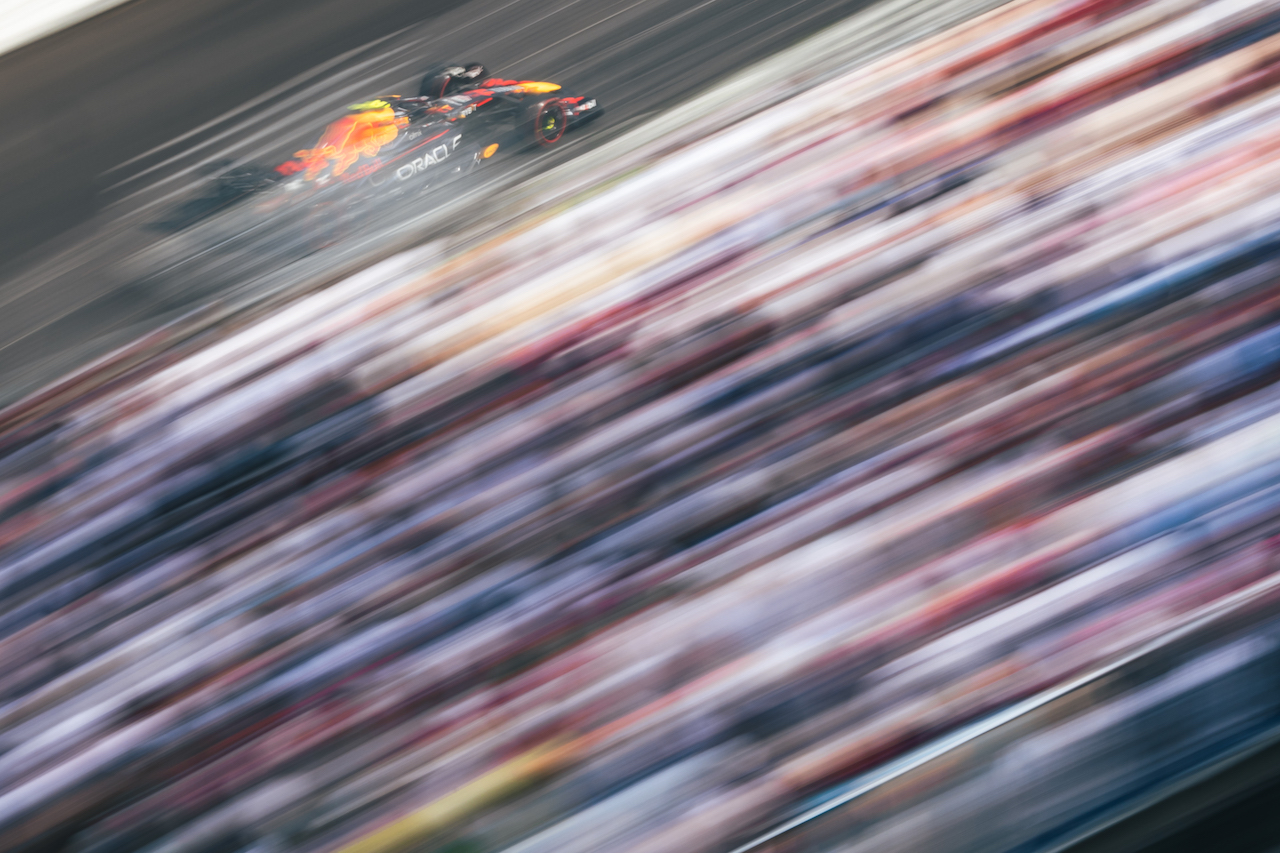 GP MONACO, Sergio Perez (MEX) Red Bull Racing RB18.
28.05.2022. Formula 1 World Championship, Rd 7, Monaco Grand Prix, Monte Carlo, Monaco, Qualifiche Day.
- www.xpbimages.com, EMail: requests@xpbimages.com © Copyright: Bearne / XPB Images