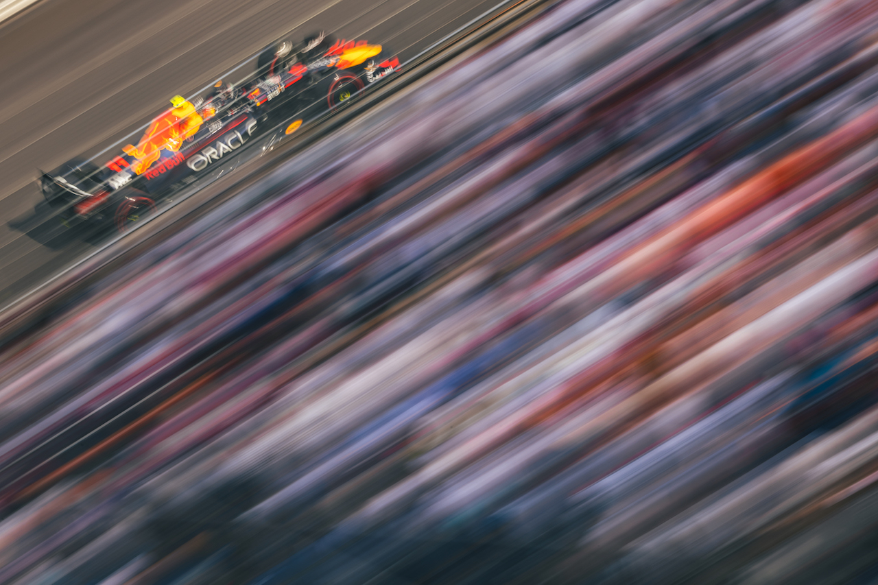 GP MONACO, Sergio Perez (MEX) Red Bull Racing RB18.
28.05.2022. Formula 1 World Championship, Rd 7, Monaco Grand Prix, Monte Carlo, Monaco, Qualifiche Day.
- www.xpbimages.com, EMail: requests@xpbimages.com © Copyright: Bearne / XPB Images