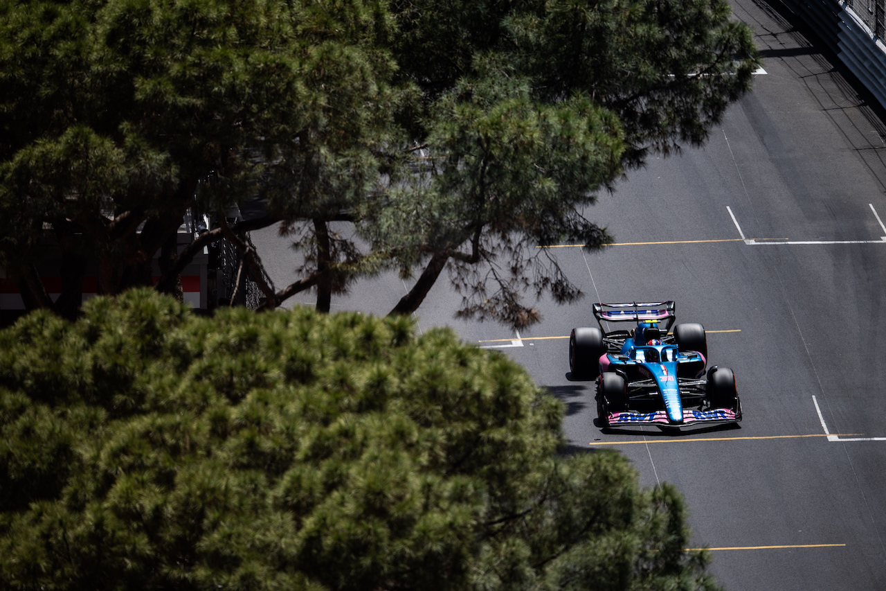 GP MONACO, Esteban Ocon (FRA) Alpine F1 Team A522.
28.05.2022. Formula 1 World Championship, Rd 7, Monaco Grand Prix, Monte Carlo, Monaco, Qualifiche Day.
- www.xpbimages.com, EMail: requests@xpbimages.com © Copyright: Price / XPB Images