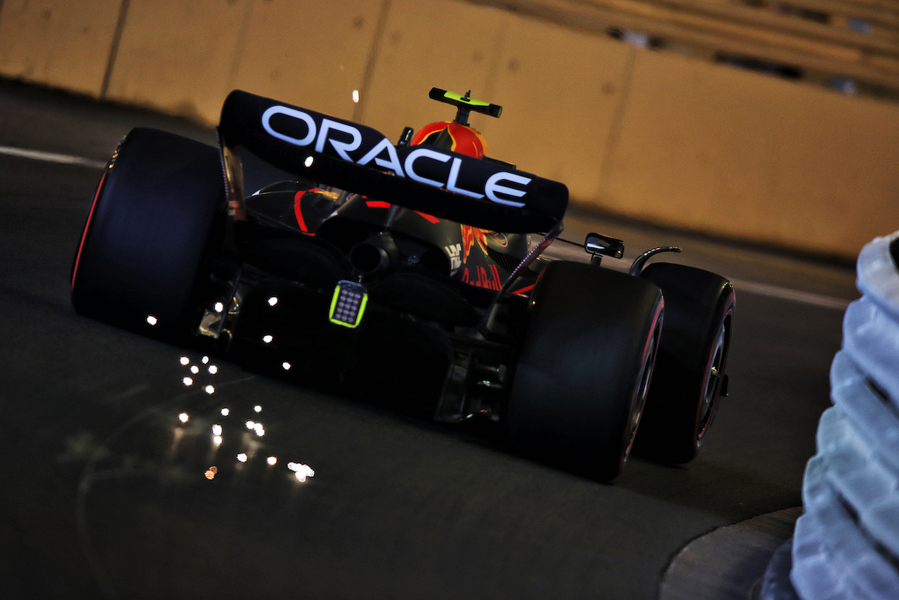 GP MONACO, Sergio Perez (MEX) Red Bull Racing RB18.
28.05.2022. Formula 1 World Championship, Rd 7, Monaco Grand Prix, Monte Carlo, Monaco, Qualifiche Day.
 - www.xpbimages.com, EMail: requests@xpbimages.com © Copyright: Coates / XPB Images