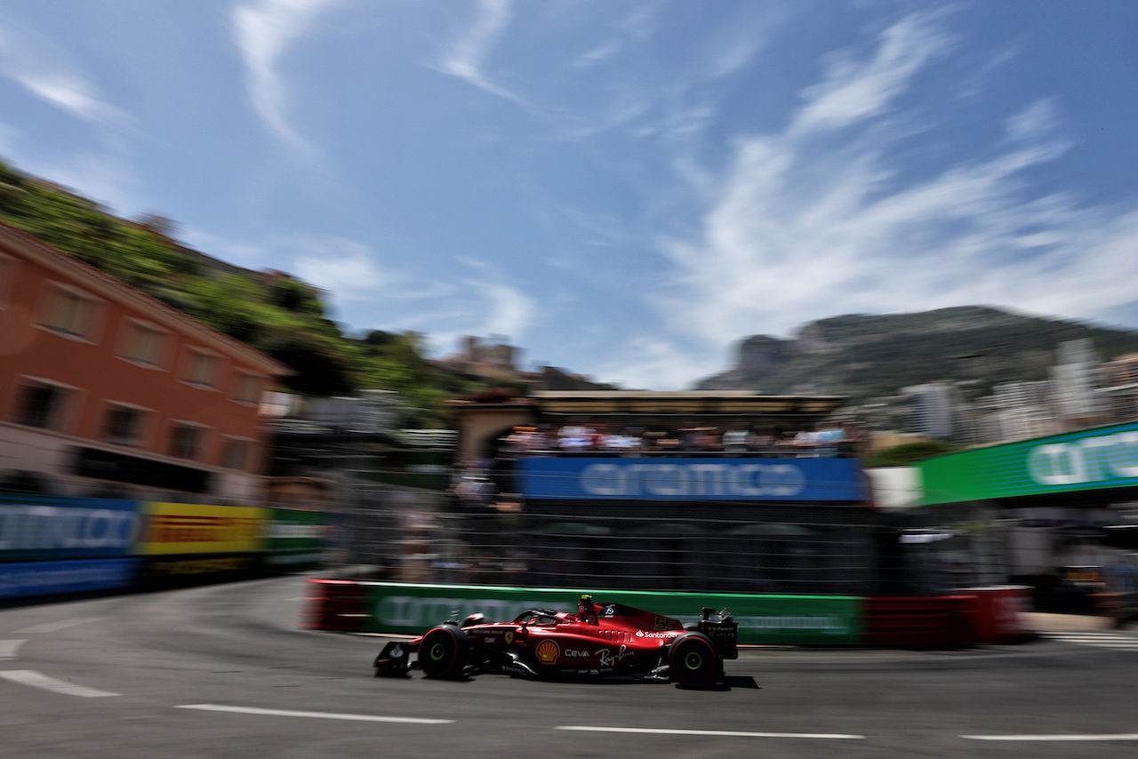 GP MONACO, Carlos Sainz Jr (ESP) Ferrari F1-75.
28.05.2022. Formula 1 World Championship, Rd 7, Monaco Grand Prix, Monte Carlo, Monaco, Qualifiche Day.
- www.xpbimages.com, EMail: requests@xpbimages.com © Copyright: Bearne / XPB Images