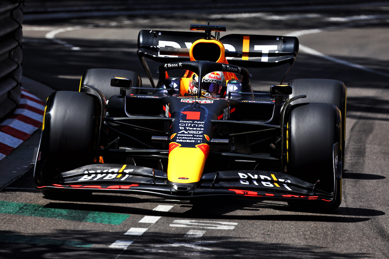 GP MONACO, Max Verstappen (NLD) Red Bull Racing RB18.
27.05.2022. Formula 1 World Championship, Rd 7, Monaco Grand Prix, Monte Carlo, Monaco, Venerdi'.
- www.xpbimages.com, EMail: requests@xpbimages.com © Copyright: Batchelor / XPB Images