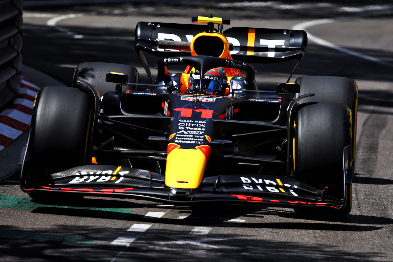 GP MONACO, Sergio Perez (MEX) Red Bull Racing RB18.
27.05.2022. Formula 1 World Championship, Rd 7, Monaco Grand Prix, Monte Carlo, Monaco, Venerdi'.
- www.xpbimages.com, EMail: requests@xpbimages.com © Copyright: Batchelor / XPB Images