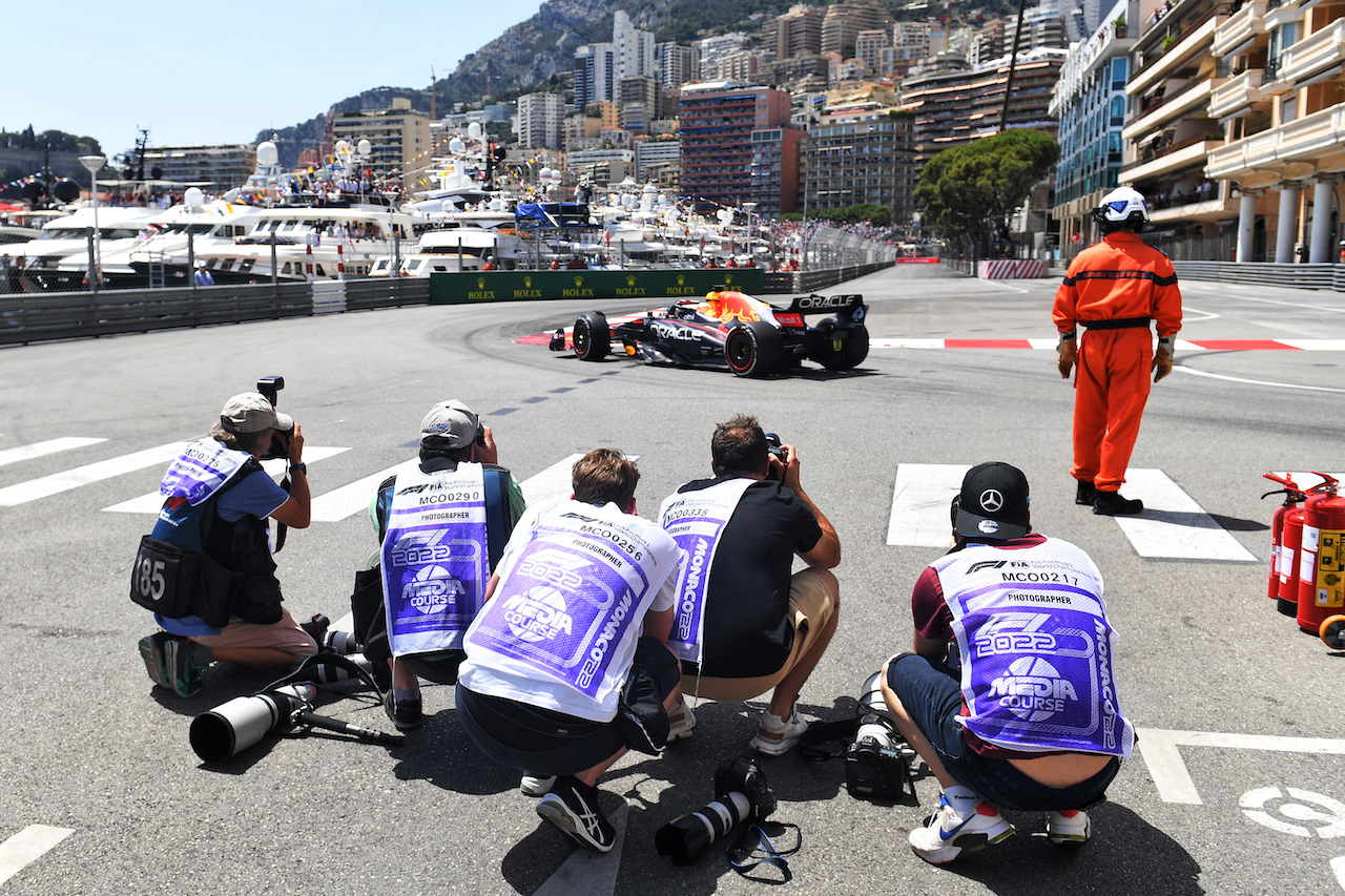 GP MONACO, Max Verstappen (NLD) Red Bull Racing RB18.
27.05.2022. Formula 1 World Championship, Rd 7, Monaco Grand Prix, Monte Carlo, Monaco, Venerdi'.
- www.xpbimages.com, EMail: requests@xpbimages.com © Copyright: Price / XPB Images